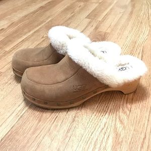 Ugg Kalie Girl Suede Sherpa Lined  Clogs